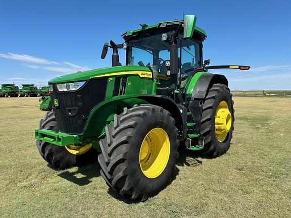 Image of John Deere 7R 210 equipment image 3