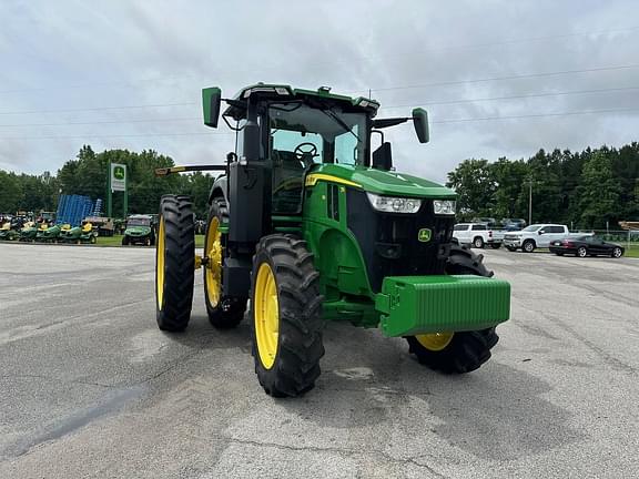 Image of John Deere 7R 210 equipment image 2