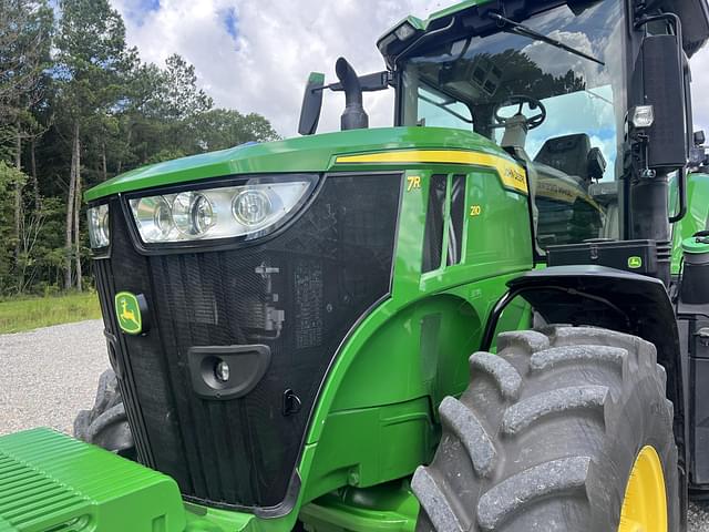 Image of John Deere 7R 210 equipment image 3