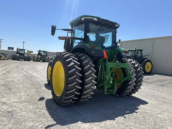 Image of John Deere 7R 210 equipment image 2