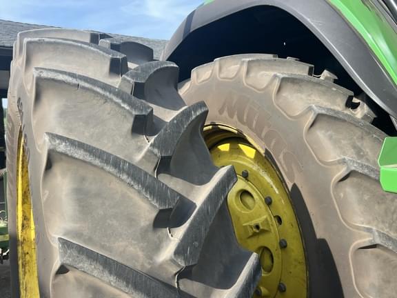 Image of John Deere 7R 210 equipment image 4