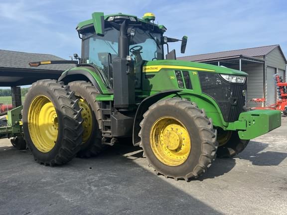 Image of John Deere 7R 210 equipment image 2