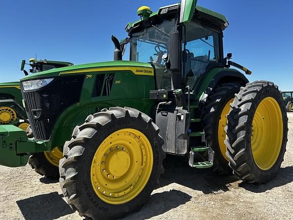 Image of John Deere 7R 210 Primary image
