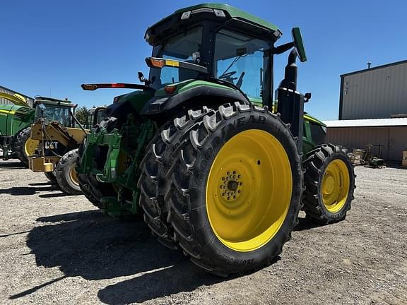 Image of John Deere 7R 210 equipment image 3