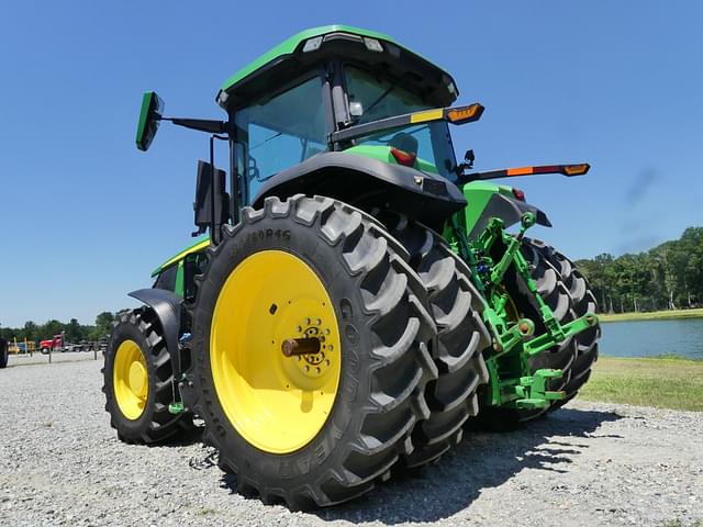 Image of John Deere 7R 210 equipment image 3