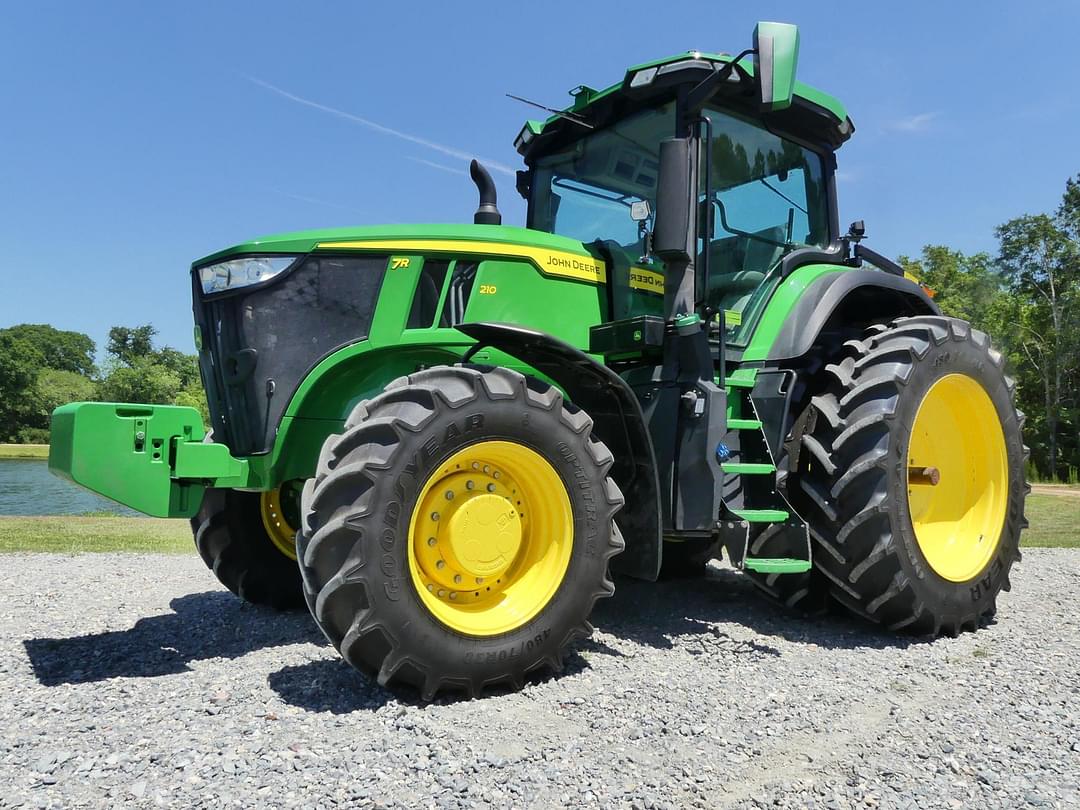 Image of John Deere 7R 210 Primary image