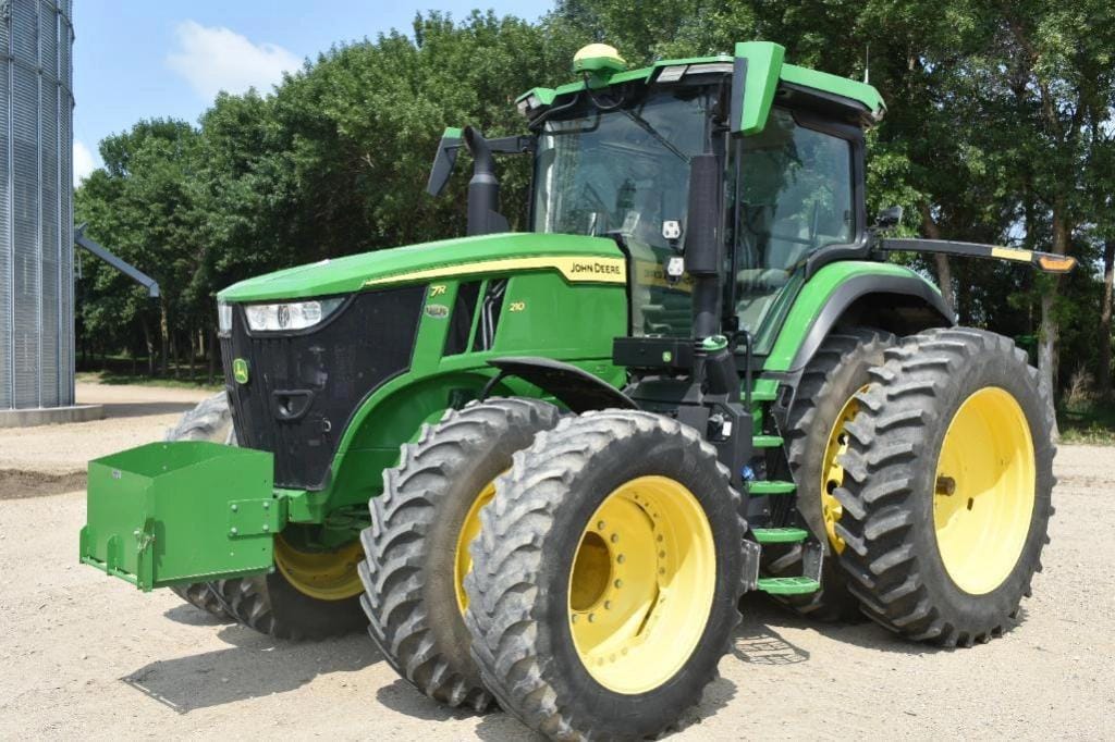2023 John Deere 7R 210 Equipment Image0