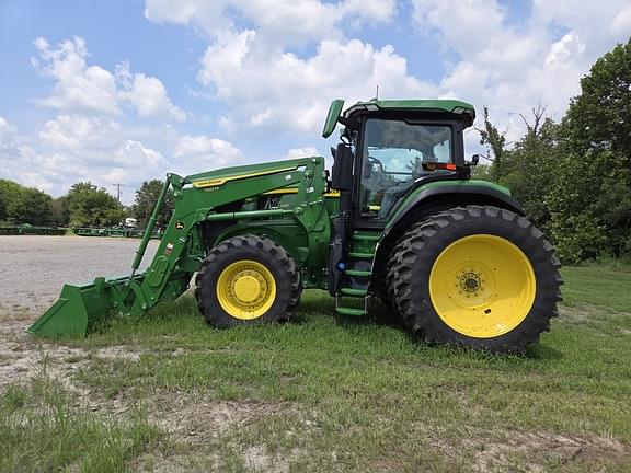 Image of John Deere 7R 230 equipment image 1