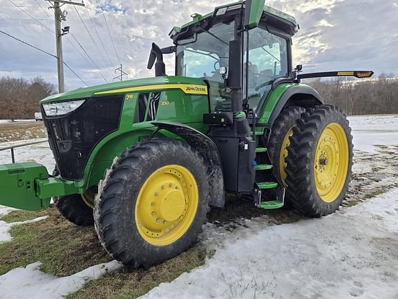 Image of John Deere 7R 230 equipment image 1