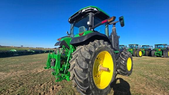 Image of John Deere 7R 230 equipment image 2