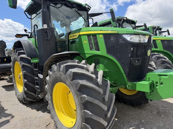 Image of John Deere 7R 230 Image 1