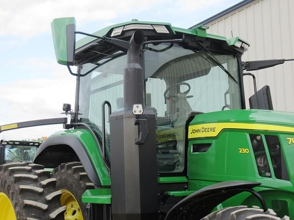 Image of John Deere 7R 230 equipment image 4