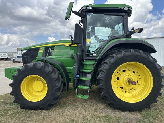 Image of John Deere 7R 230 equipment image 1