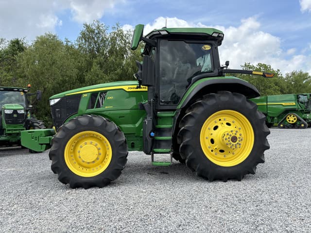 Image of John Deere 7R 230 equipment image 1