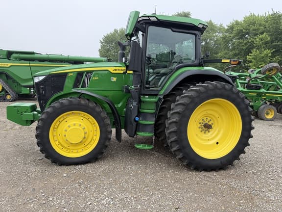 Image of John Deere 7R 230 equipment image 4