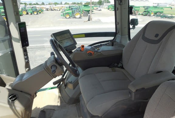 Image of John Deere 7R 230 equipment image 3