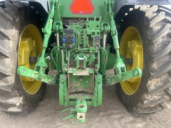 Image of John Deere 7R 230 equipment image 2