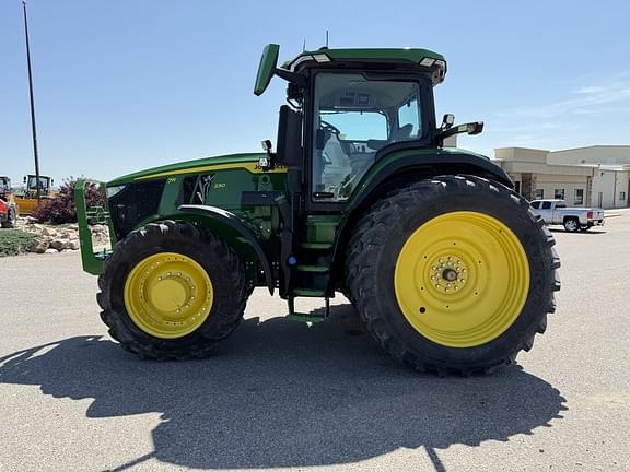 Image of John Deere 7R 230 equipment image 1