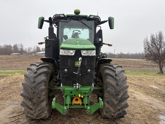 Image of John Deere 7R 230 equipment image 2