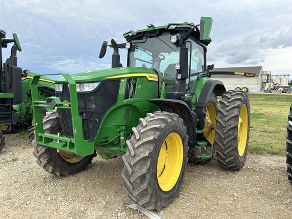 2023 John Deere 7R 230 Equipment Image0