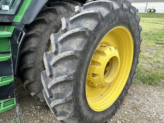Image of John Deere 7R 230 equipment image 3