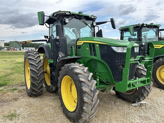 Image of John Deere 7R 230 equipment image 1