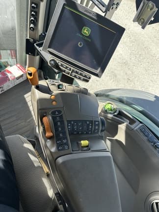 Image of John Deere 7R 250 equipment image 2