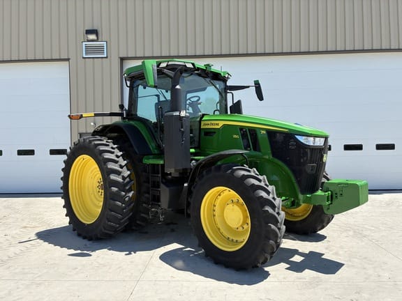 2023 John Deere 7R 250 Equipment Image0