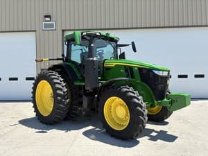 2023 John Deere 7R 250 Image