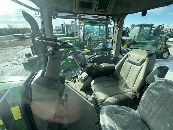 Image of John Deere 7R 250 equipment image 4