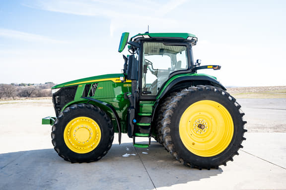Image of John Deere 7R 250 equipment image 2