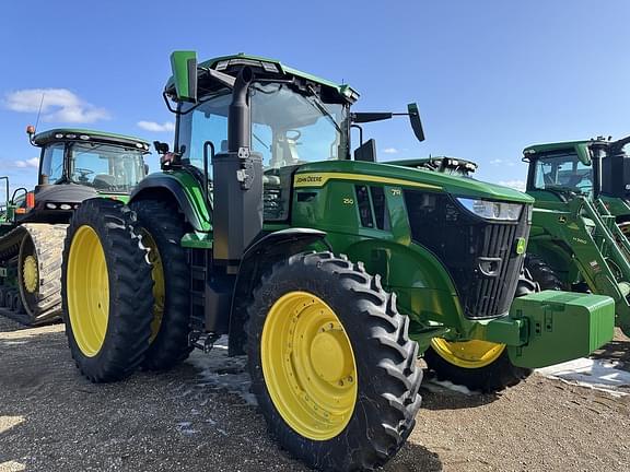 Image of John Deere 7R 250 equipment image 2