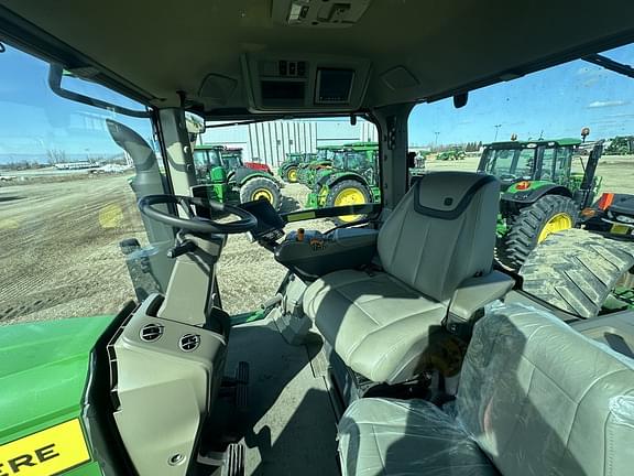 Image of John Deere 7R 250 equipment image 3