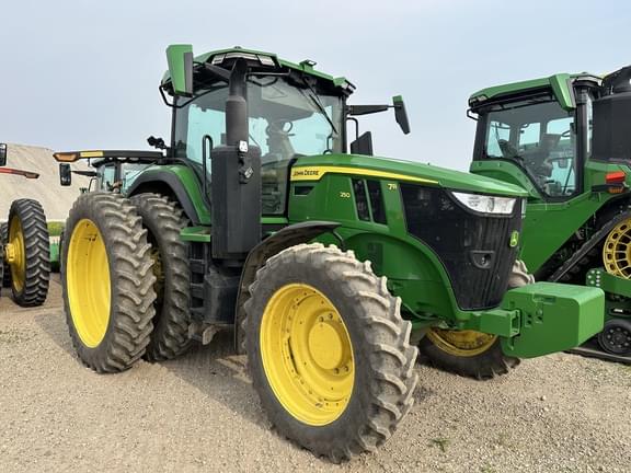 Image of John Deere 7R 250 equipment image 1