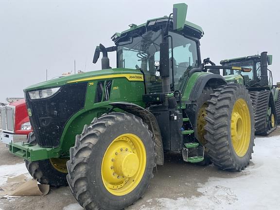 Image of John Deere 7R 250 equipment image 2