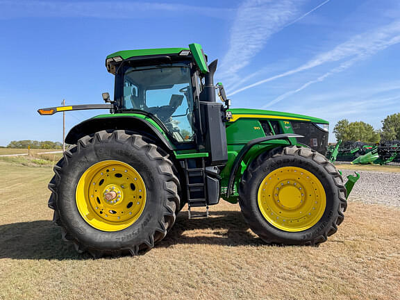 Image of John Deere 7R 310 equipment image 3