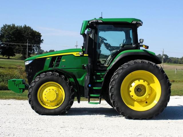 Image of John Deere 7R 310 equipment image 2