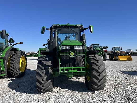 Image of John Deere 7R 310 equipment image 2