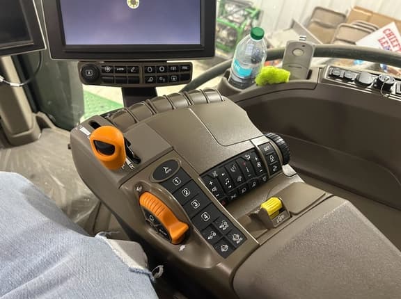 Image of John Deere 7R 310 Image 1