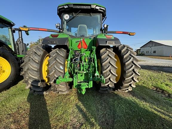 Image of John Deere 7R 330 equipment image 2