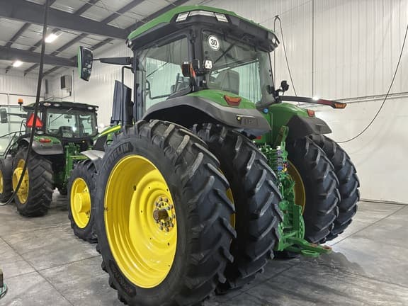Image of John Deere 7R 330 equipment image 4