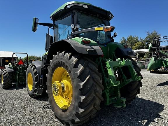 Image of John Deere 7R 330 equipment image 1