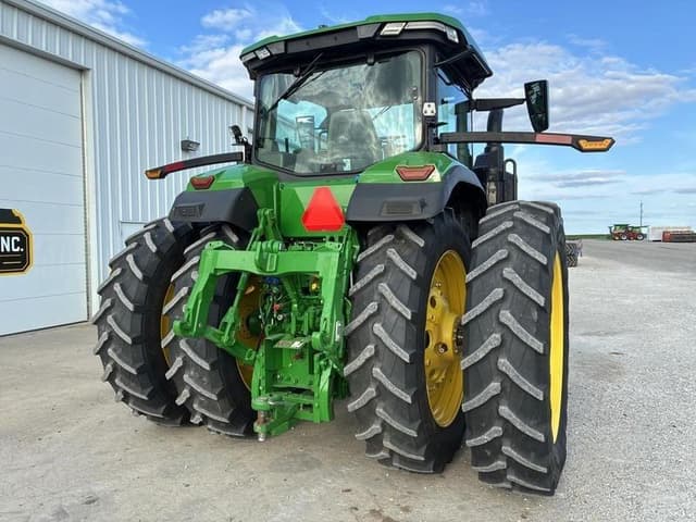 Image of John Deere 7R 330 equipment image 3