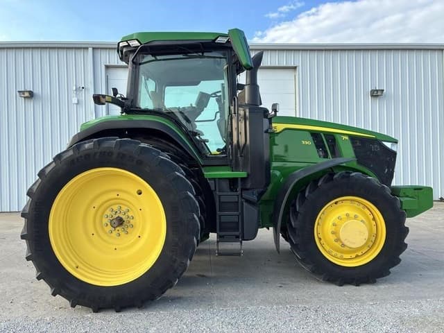 Image of John Deere 7R 330 equipment image 1
