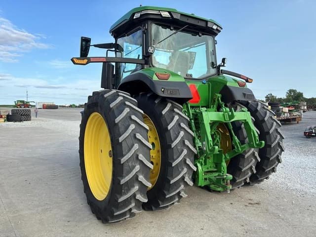 Image of John Deere 7R 330 equipment image 4