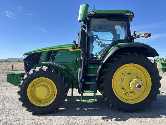 Image of John Deere 7R 330 equipment image 2