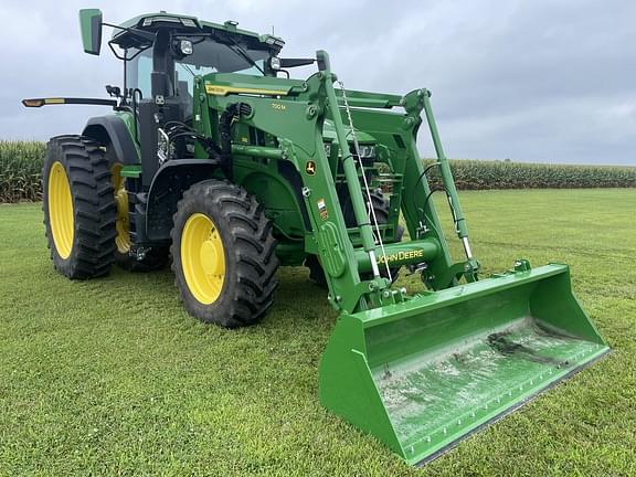 Image of John Deere 7R 330 equipment image 2