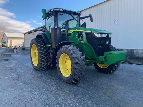 Image of John Deere 7R 330 equipment image 2