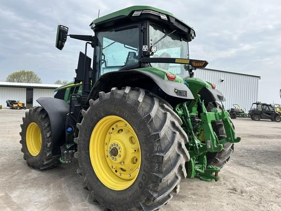 Image of John Deere 7R 330 equipment image 4