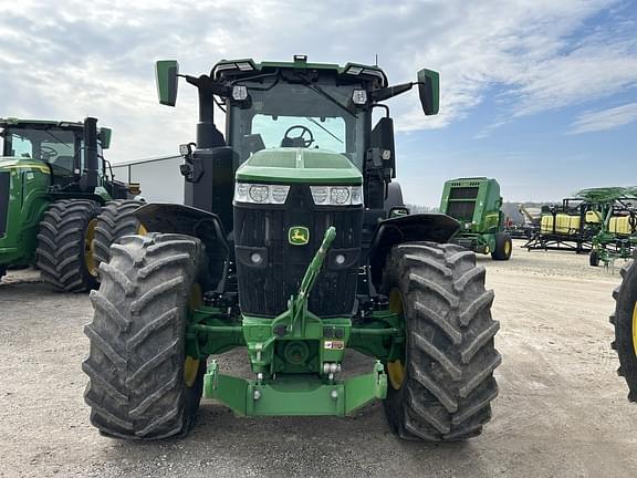 Image of John Deere 7R 330 equipment image 1